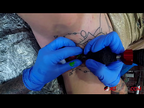 ❤️ Äärimmäisen tatuoitu hottie Sully Savage sai tatuoinnin klitorikseen ❤️ Pornovideo at fi.hentai-ita.ru ❌